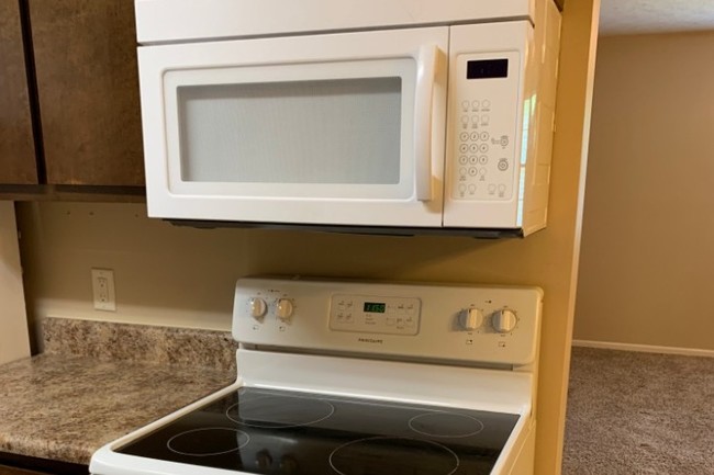 New Appliances - 630 W Mcintosh St