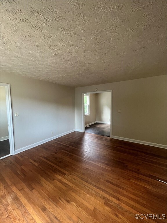 Foto del edificio - 1302 Roanoke Ave