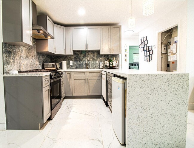 Building Photo - 5601 SW 38th St