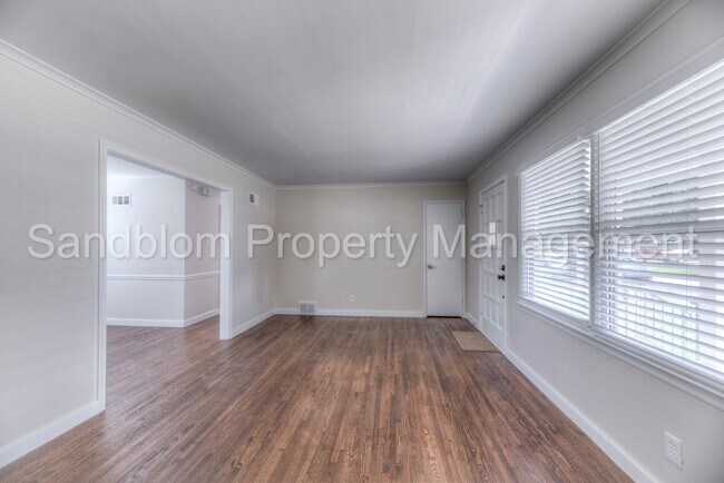 Foto del edificio - For Lease | $1300 Rent | Available Now!