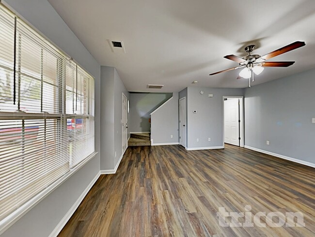 Building Photo - 1204 Thompson Ave