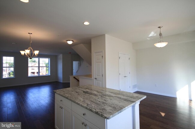 Building Photo - 1012 Chapman Cir