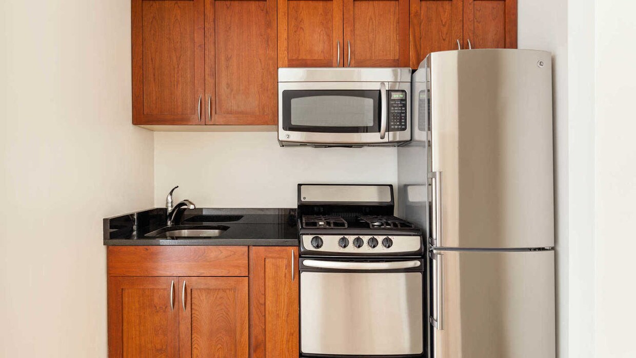 Foto principal - 225 E 71st St