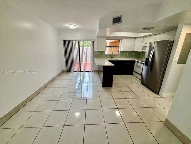 Foto del edificio - 11820 SW 80th St