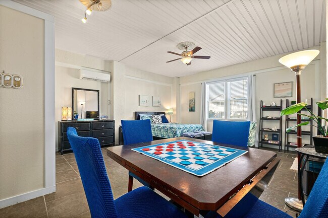 Foto del edificio - 42 Moody Dr