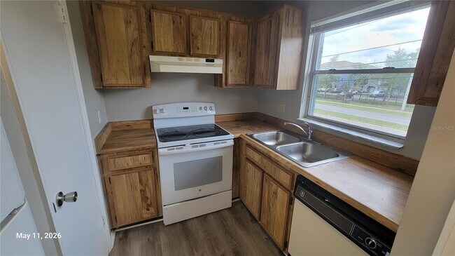 Foto del edificio - 4338 Pershing Pointe Pl