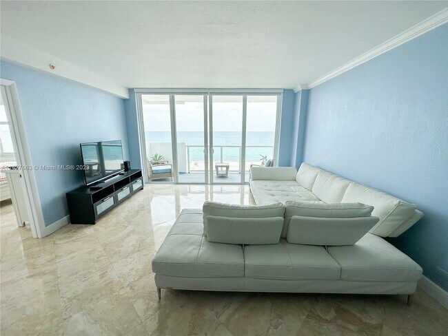 Building Photo - 5601 Collins Ave