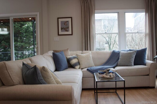 Foto del edificio - 322 E Beech St