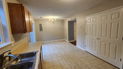 Building Photo - 225 Maple Leaf Ln