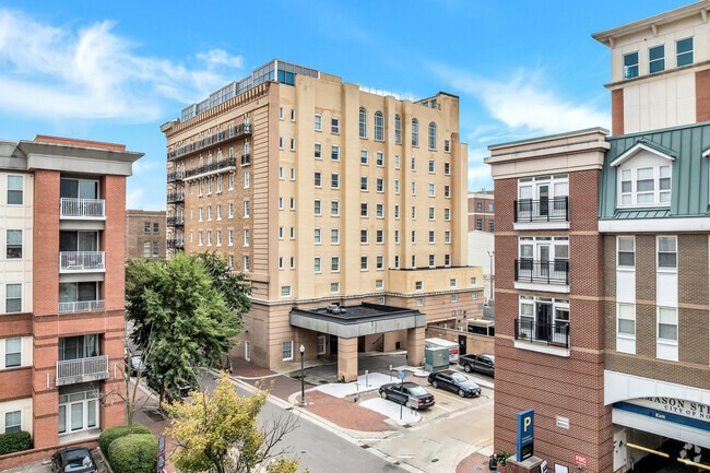 Building Photo - The James