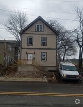 Building Photo - 629 E 25th St