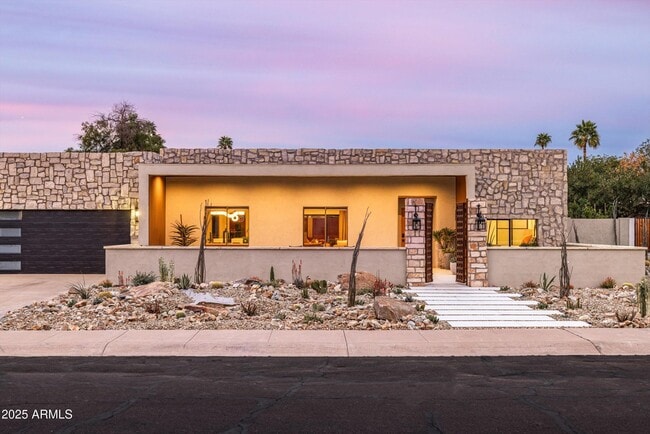 Building Photo - 6912 E Ludlow Dr