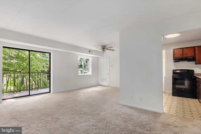 Building Photo - 6250 Edsall Rd