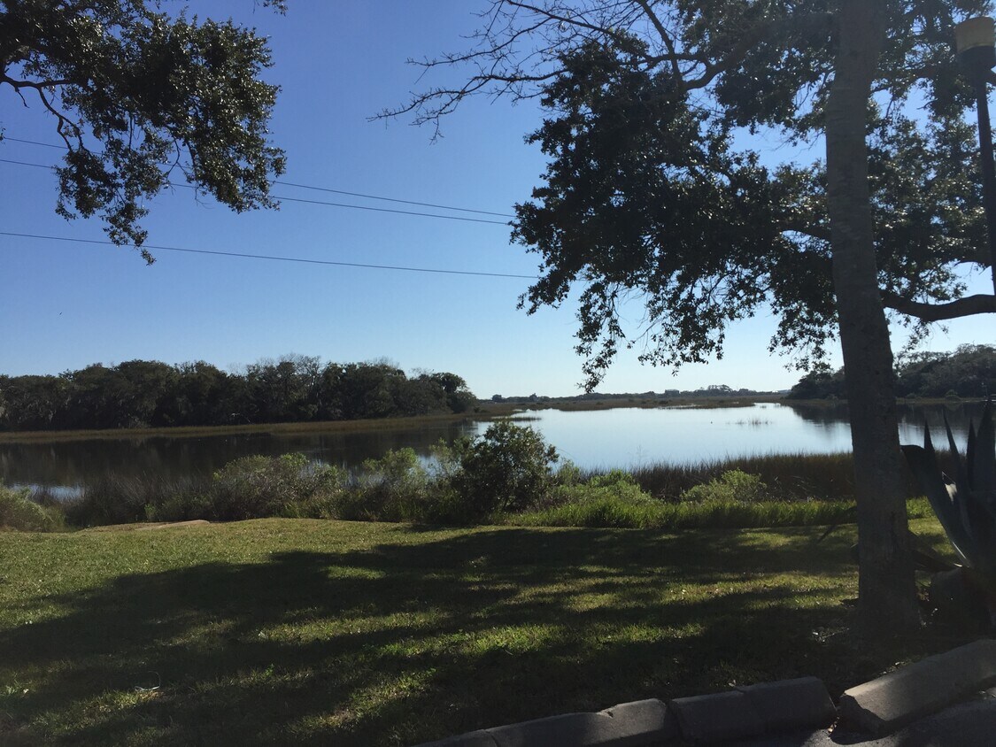 Foto del edificio - 1255 Ponce Island Dr