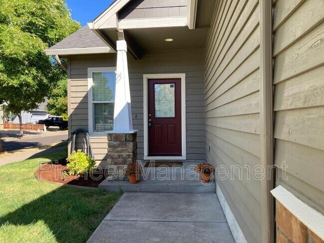 Foto del edificio - 5591 King Arthur Ct