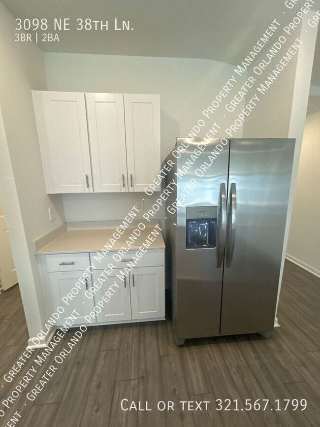 Foto del edificio - 3098 NE 38th Ln