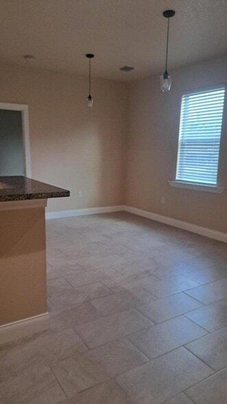 Building Photo - 301 SE Bayview Terrace