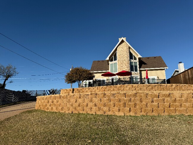 Foto del edificio - 3045 Red Bluff Cir