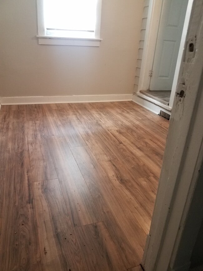 Building Photo - Beautiful rehabbed property