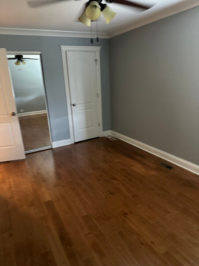 Foto del edificio - 1465 Cove Dr