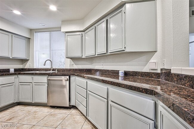 Building Photo - 5155 W Tropicana Ave