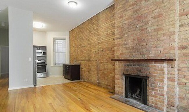 Building Photo - 2306 N Clark St