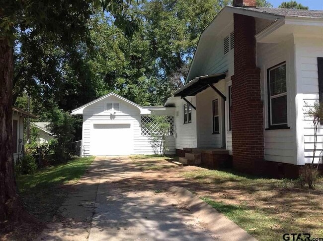 Building Photo - 624 Nacogdoches St