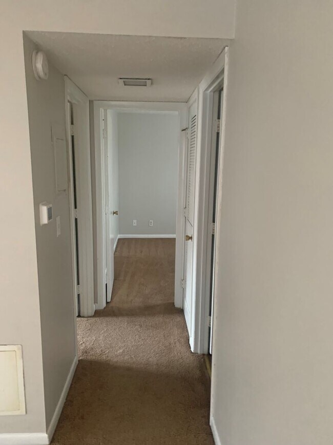 Foto del edificio - Cedar Cove-Off Peacehaven Road-2 bedroom, ...