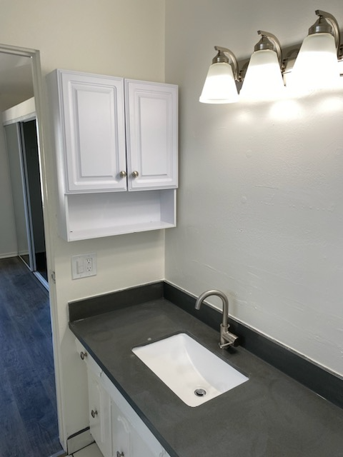 Foto del edificio - 12756 Matteson Ave