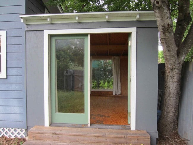 Foto del edificio - 5001 Duval St