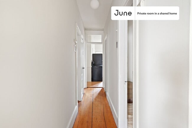 Building Photo - Room in Shared 4 bed/1 bath home