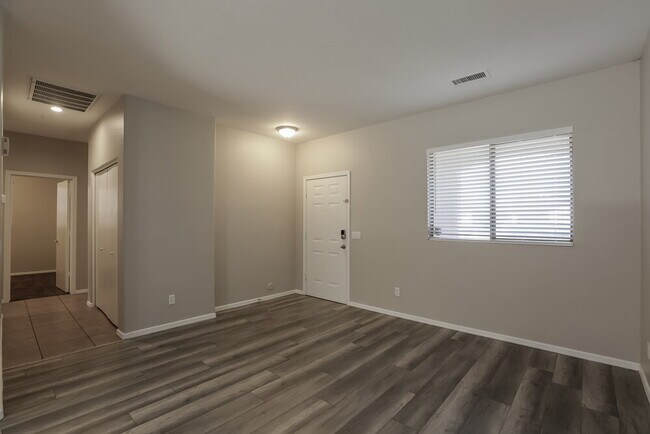 Foto del edificio - 11217 W Berkeley Rd