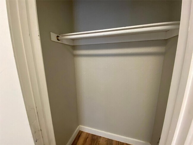 Foto del edificio - 701 W Sycamore Street Unit 202