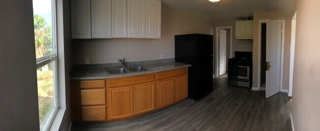 kitchen - 461 W 10th St
