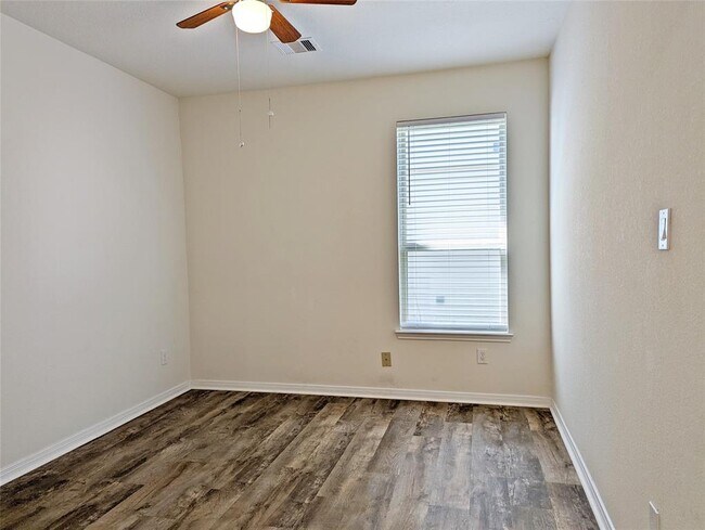 Foto del edificio - 4719 Westfield Pines Dr