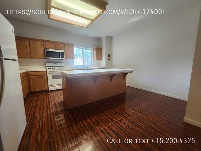 Foto del edificio - 3947 S Oak View St