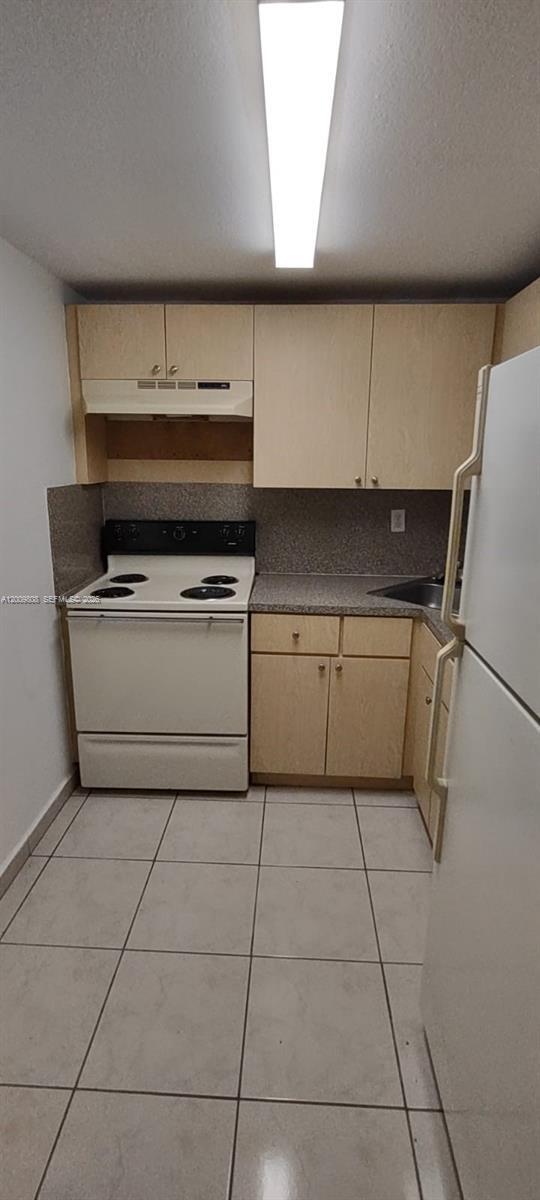 Foto del edificio - 606 W 81st St