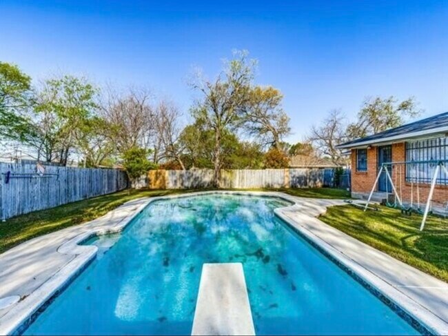 Building Photo - 7120 Sorenson Cir