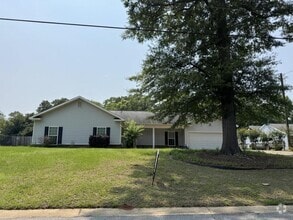 Building Photo - 105 Wake Forest Dr
