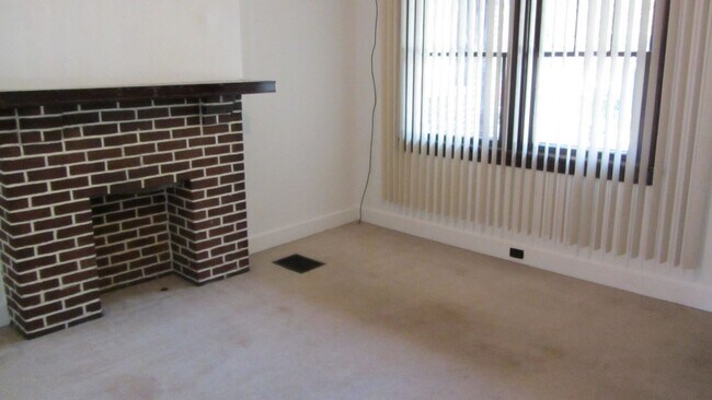 Foto del edificio - Available June 1, 2026: Lease ends May 29,2027