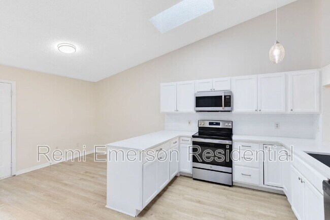 Foto del edificio - 7951 Merrimac Cove Dr