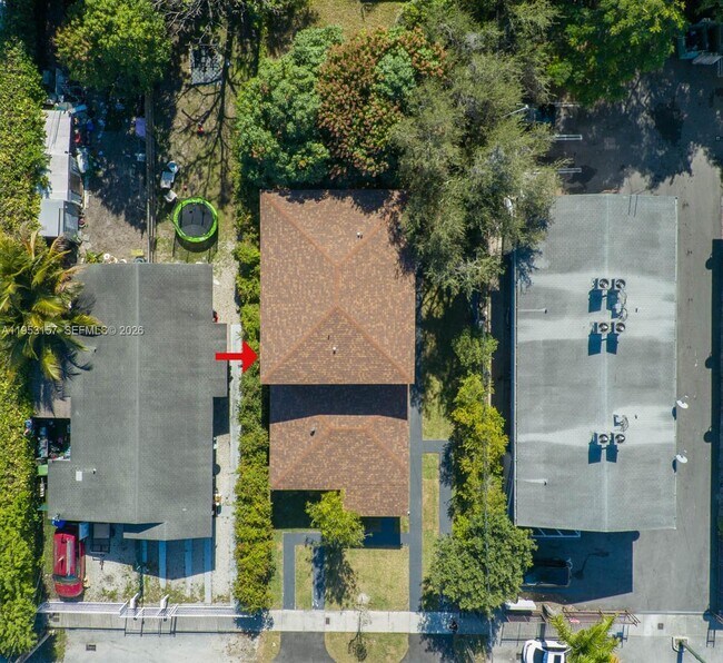 Foto del edificio - 742 NW 70th St