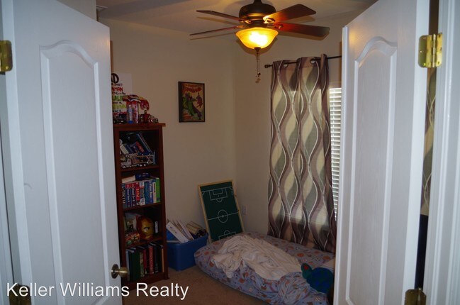 Building Photo - 15840 Fishhawk View Dr