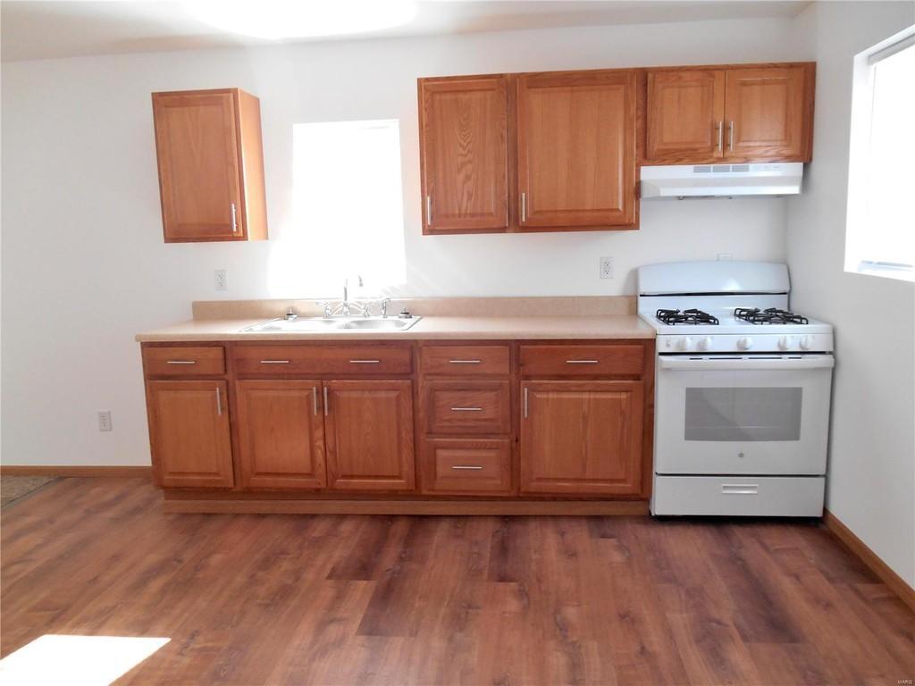 Foto principal - 2825 Warren Ave