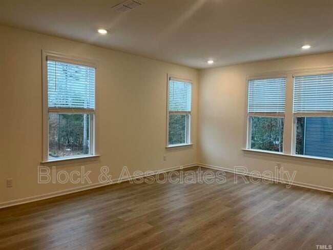 Building Photo - 7003 Gentle Pine Dr