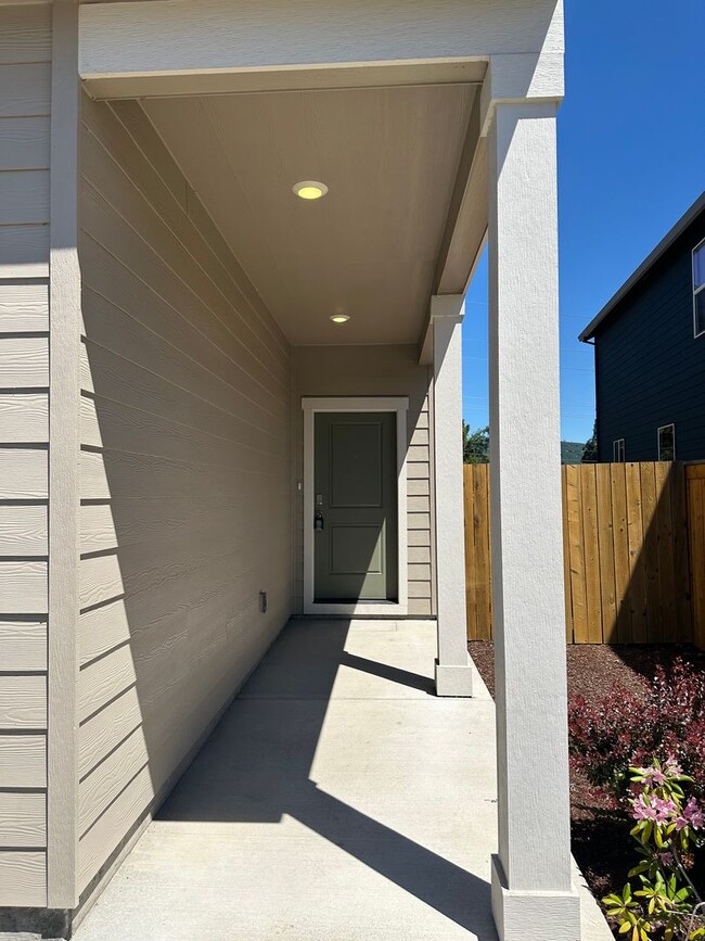 Photo - 4 bedroom 2.5 bathrooms in the beautiful M... House