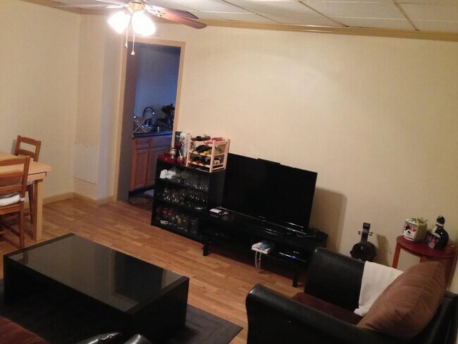 Foto del edificio - 4243 Gladstone St