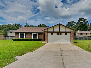 Building Photo - 24507 Fir Ridge Ct