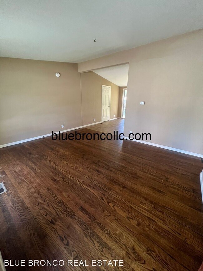 3 br, 1.5 bath House 8606 E 93rd Ter House Rental in Kansas City