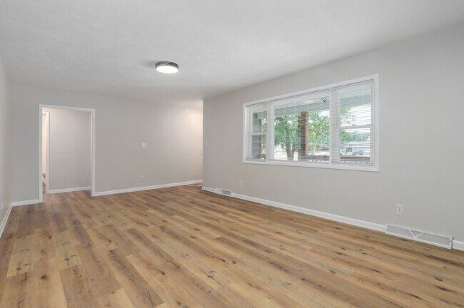 Foto del edificio - 530 S Weller Ave